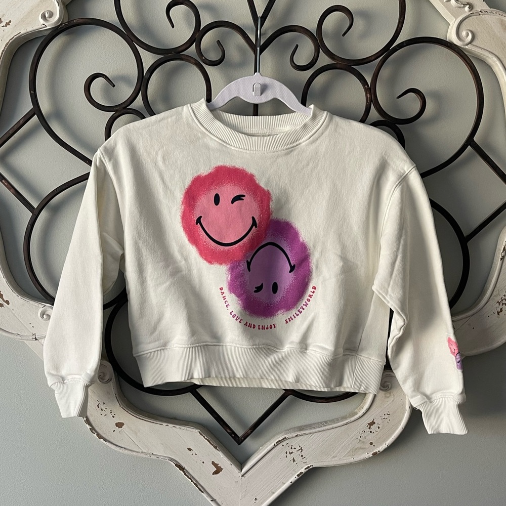 Zara Smiley World Crewneck